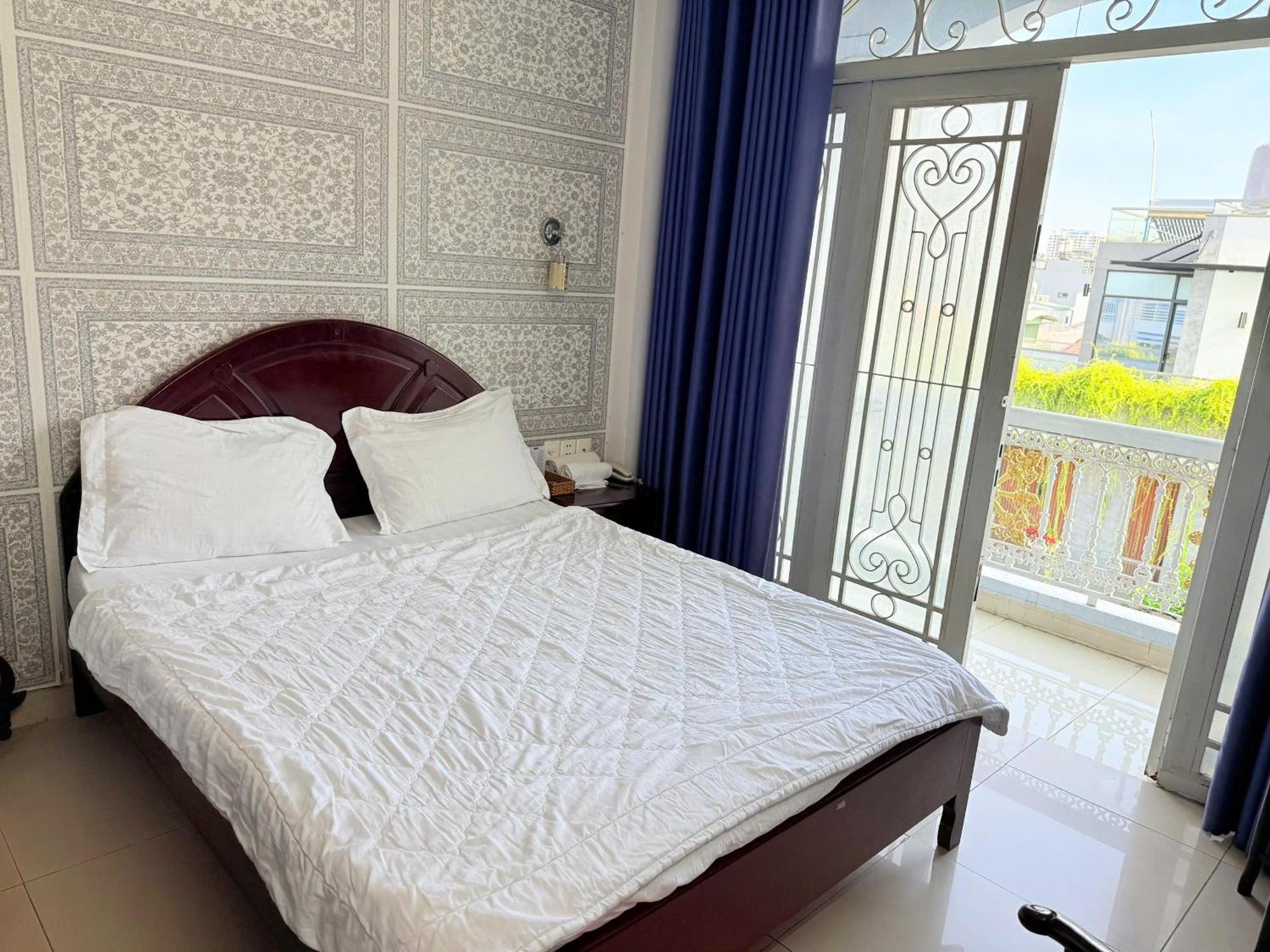 Khach San Hong Tam Hotel Хошимин Екстериор снимка